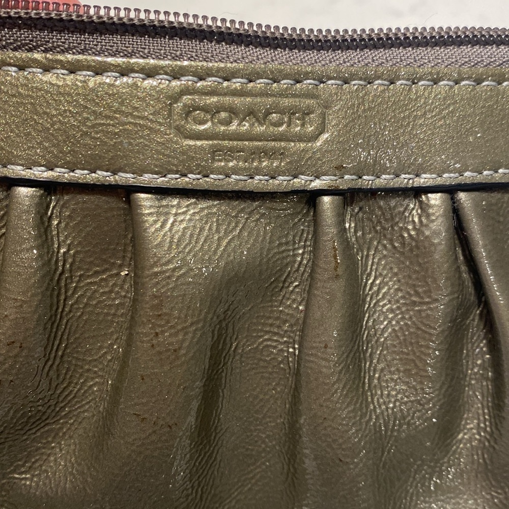 COACH Wristlet 7” x 4.5” pocket inside metallic color vintage - Picture 8 of 10